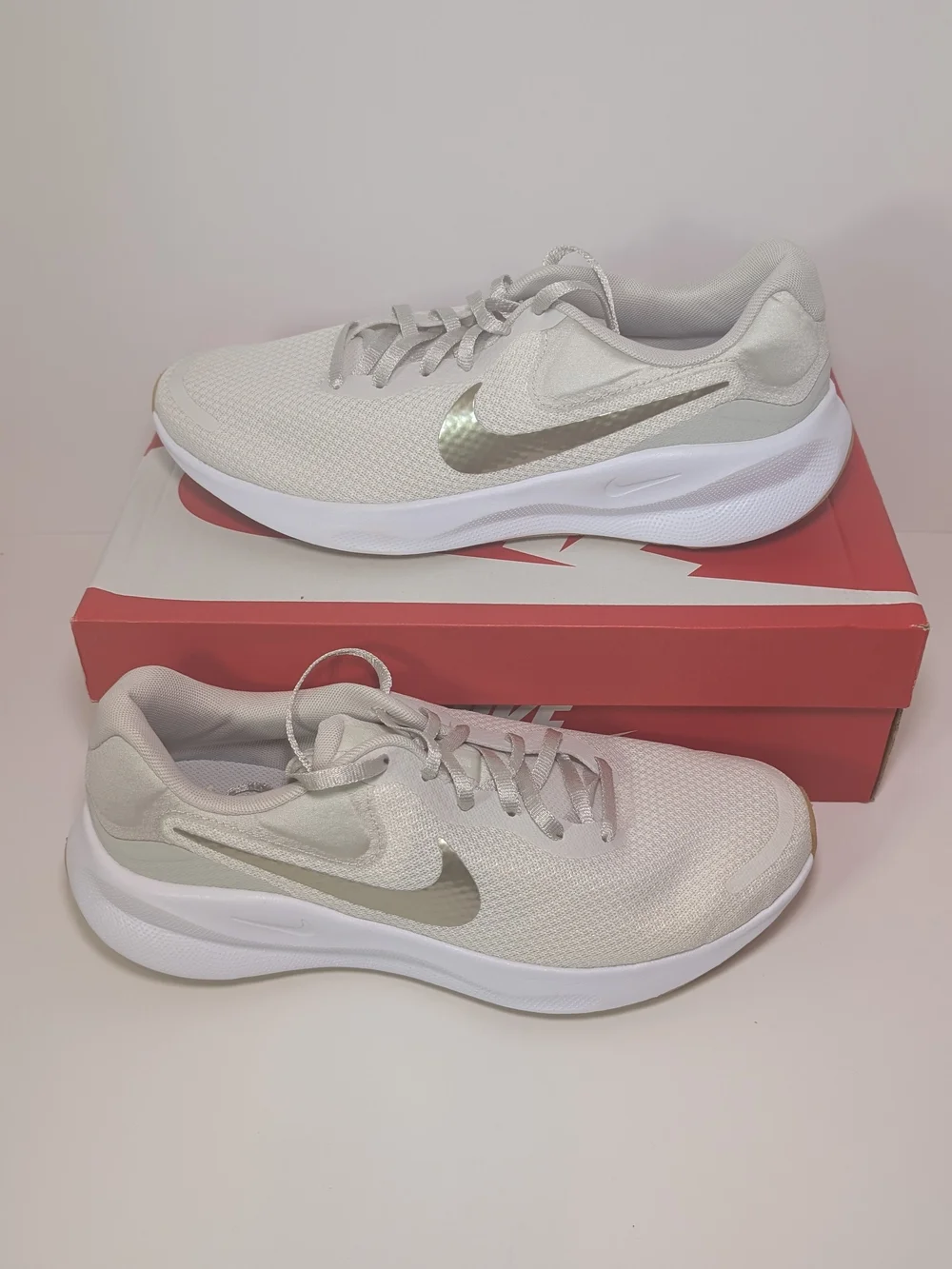 Women's Size 10 Nike Revolution 7 Color Phantom/Neutral Olive NEW